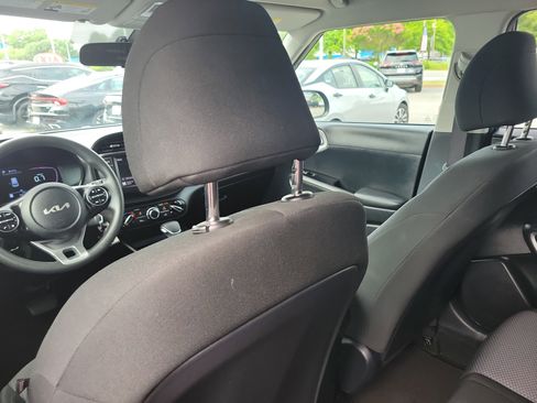 Used 2024 Kia Soul LX w/ Option Group 015 FWD image 12