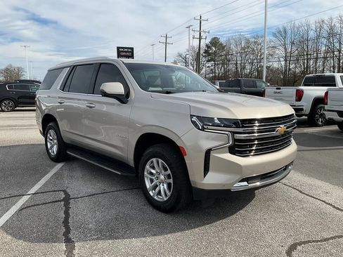 Used 2022 Chevrolet Tahoe LT w/ Luxury Package image 3
