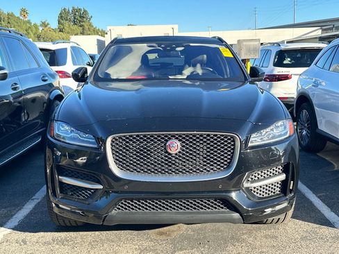 Used 2018 Jaguar F-PACE R-Sport image 5