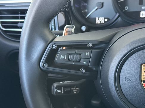 Certified 2026 Porsche Macan AWD/4WD image 26