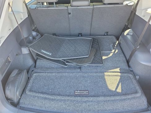 Used 2022 Volkswagen Tiguan SE image 8