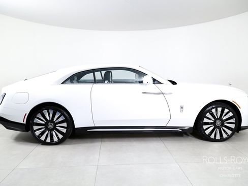 Used 2025 Rolls-Royce Spectre w/ Leather Finishing Pack AWD/4WD image 10