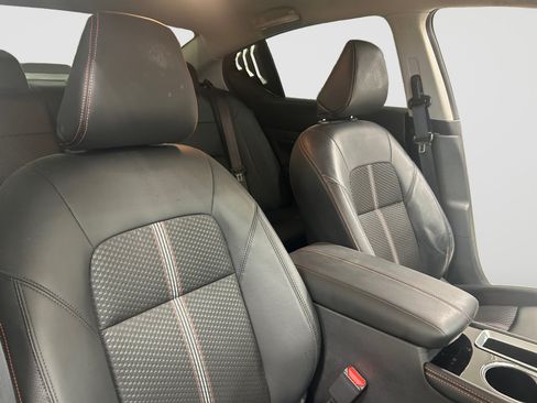 Used 2024 Nissan Altima 2.5 SR FWD image 10