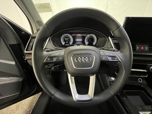 Used 2023 Audi Q5 e Premium Plus w/ Premium Plus Package AWD/4WD image 17