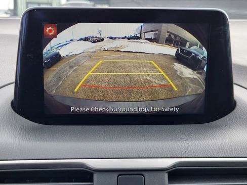 Used 2018 MAZDA MAZDA3 Touring image 13