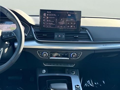 Used 2024 Audi Q5 2.0T Prestige image 17