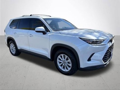 Used 2024 Toyota Grand Highlander AWD image 4