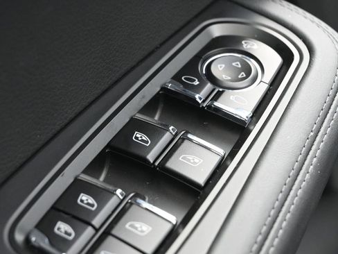 New 2026 Porsche Macan image 11