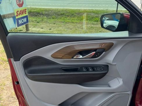 Used 2020 GMC Terrain SLE FWD image 19
