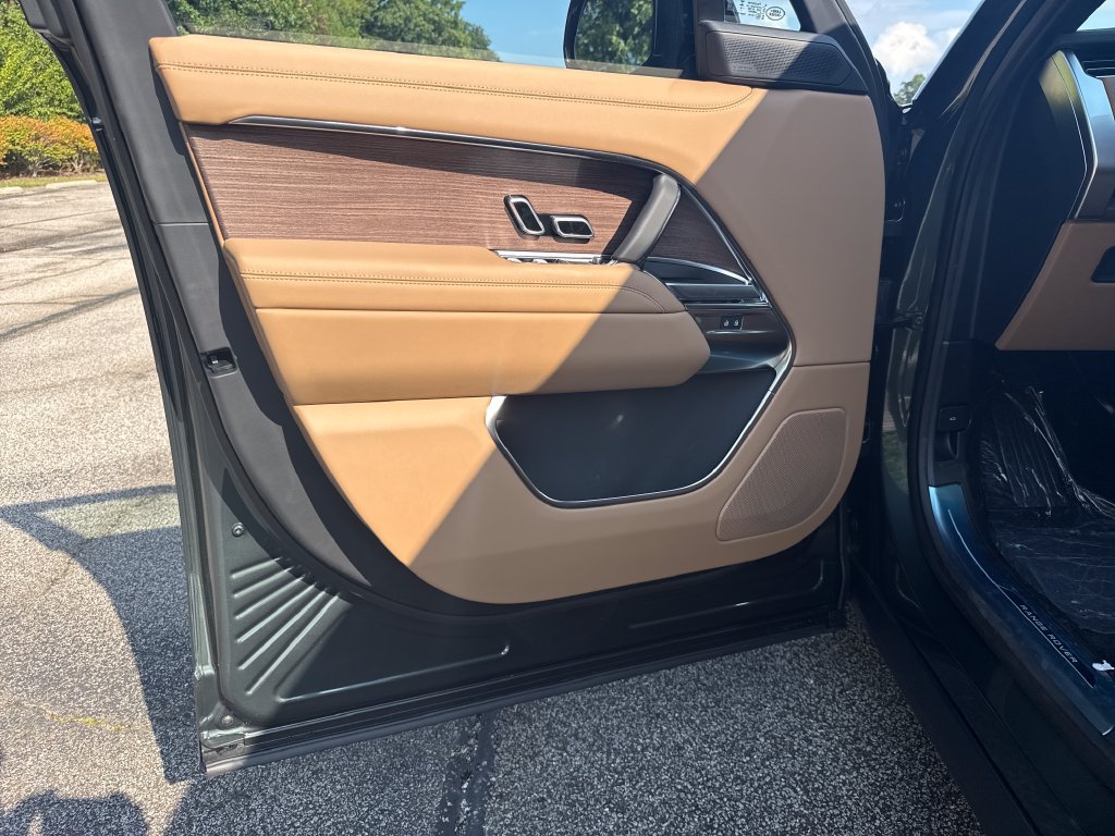 New 2026 Land Rover Range Rover SE AWD/4WD image 9