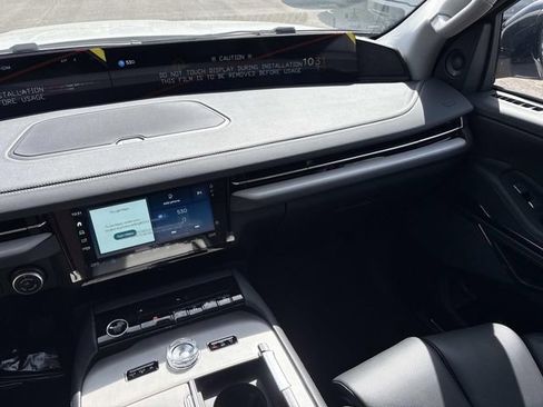 New 2026 Lincoln Navigator Reserve AWD/4WD image 15