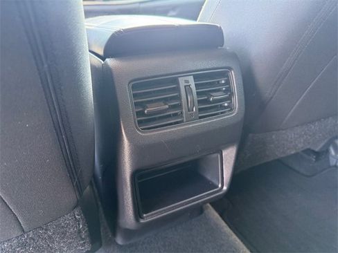 Used 2023 Nissan Rogue S image 20