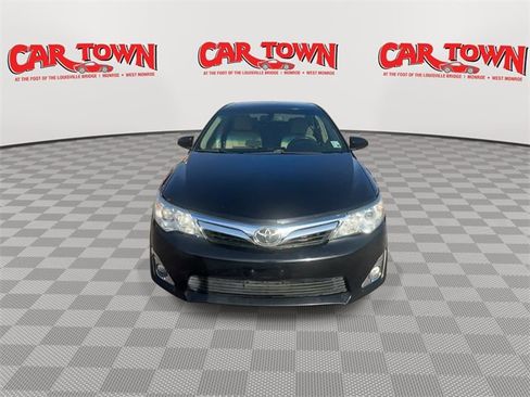 Used 2012 Toyota Camry image 3
