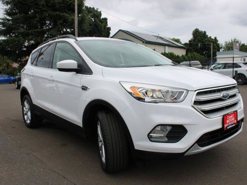 Used 2018 Ford Escape SEL AWD/4WD image 4