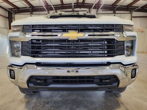 Used 2026 Chevrolet Silverado 2500 LT w/ All Star Edition AWD/4WD image 8