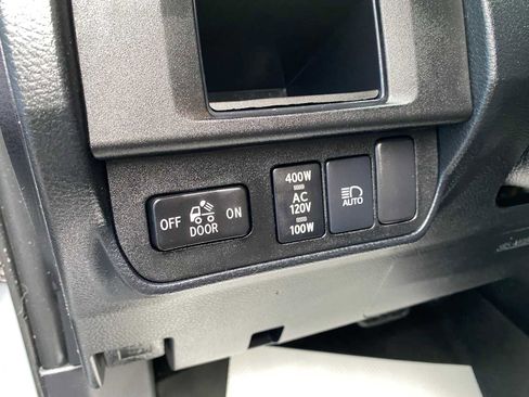Used 2019 Toyota Tacoma TRD Off-Road image 14
