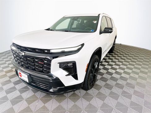 Used 2025 Chevrolet Traverse RS w/ LPO, Floor Liner Package AWD/4WD image 3