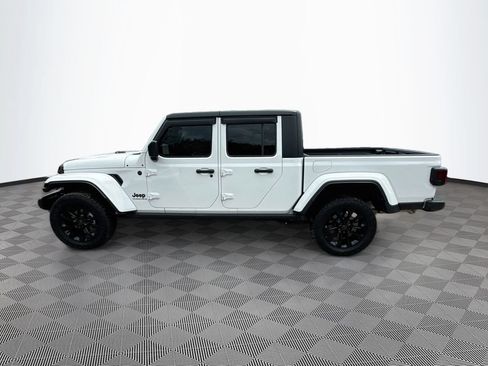Used 2025 Jeep Gladiator Sport AWD/4WD image 9