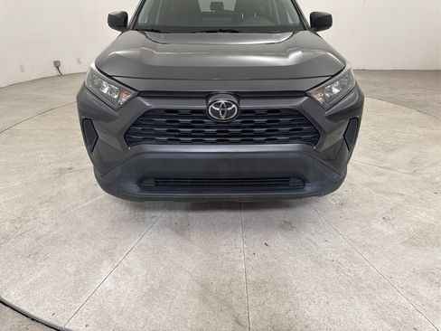 Used 2019 Toyota RAV4 LE FWD image 10