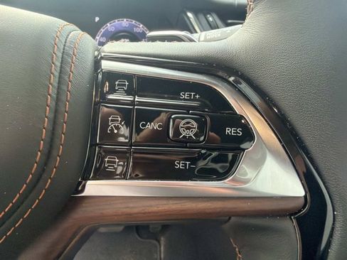 Used 2025 Jeep Grand Cherokee Summit w/ Obsidian Package AWD/4WD image 27
