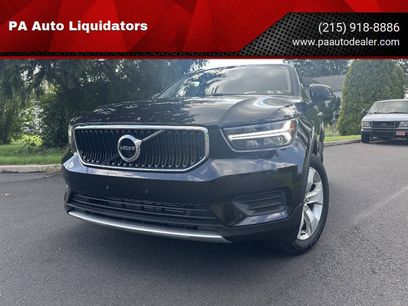 Used 2022 Volvo XC40 T5 Momentum