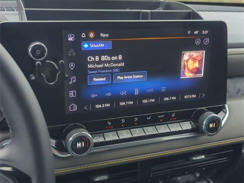 Used 2024 Chevrolet Colorado ZR2 w/ Technology Package image 17