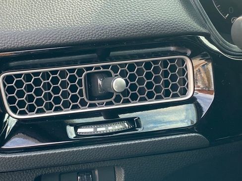 Used 2025 Honda Civic Sport image 27