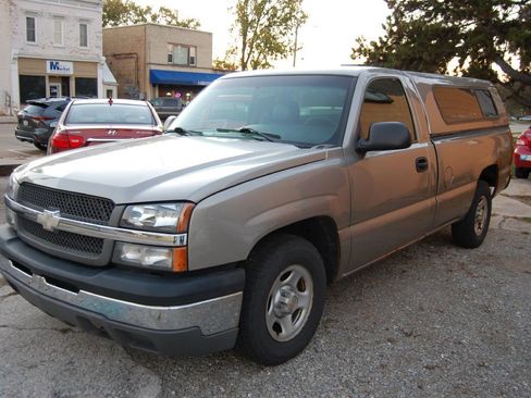 Used 2003 Chevrolet Silverado 1500 W/T image 1