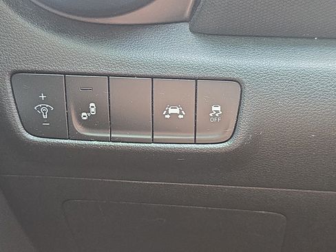 Used 2021 Hyundai Kona SEL FWD image 25