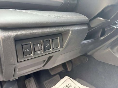 Used 2025 Subaru Outback Limited image 12