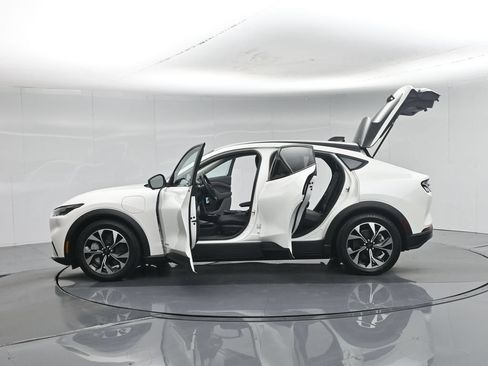 Certified 2025 Ford Mustang Mach-E Select RWD image 37
