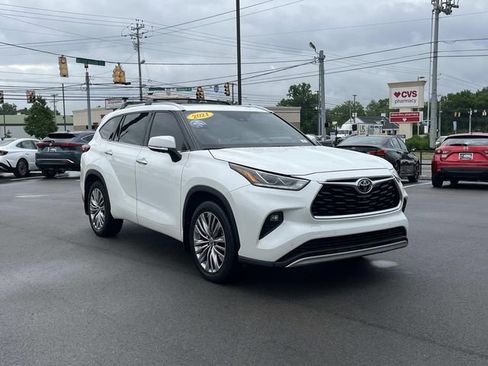 Used 2021 Toyota Highlander Platinum AWD/4WD image 3