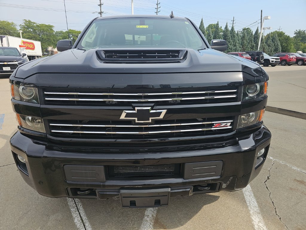 Used 2018 Chevrolet Silverado 2500 LT w/ Midnight Edition AWD/4WD image 7