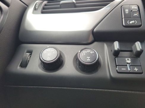 Used 2017 Chevrolet Tahoe Premier AWD/4WD image 40