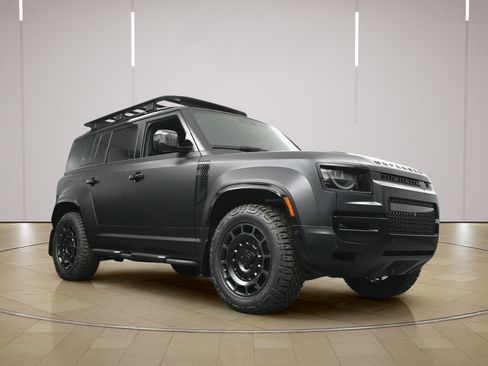 New 2026 Land Rover Defender 110 AWD/4WD image 26