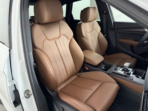 Certified 2025 Audi Q5 2.0T Premium Plus w/ Premium Plus Package image 23