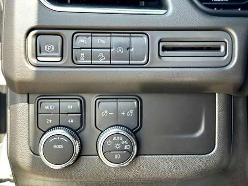 Used 2023 GMC Yukon AT4 AWD/4WD image 16