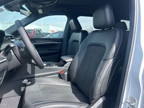 New 2026 Jeep Grand Cherokee L 4WD image 10