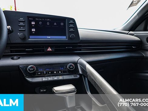 Used 2025 Hyundai Elantra Sport FWD image 38
