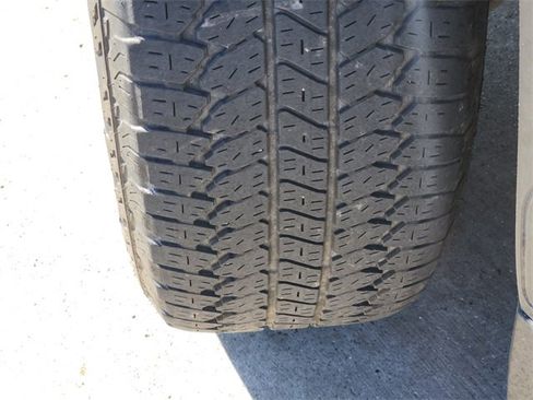 Used 2024 GMC Sierra 1500 SLT image 11