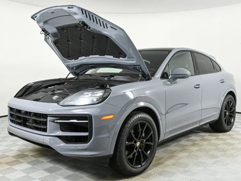 New 2025 Porsche Cayenne Coupe image 34