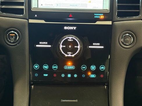 Used 2018 Ford Taurus Limited image 30