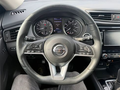 Used 2018 Nissan Rogue SV w/ Premium Package AWD/4WD image 10