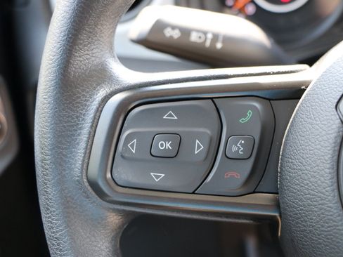Used 2025 Jeep Gladiator Sport AWD/4WD image 16