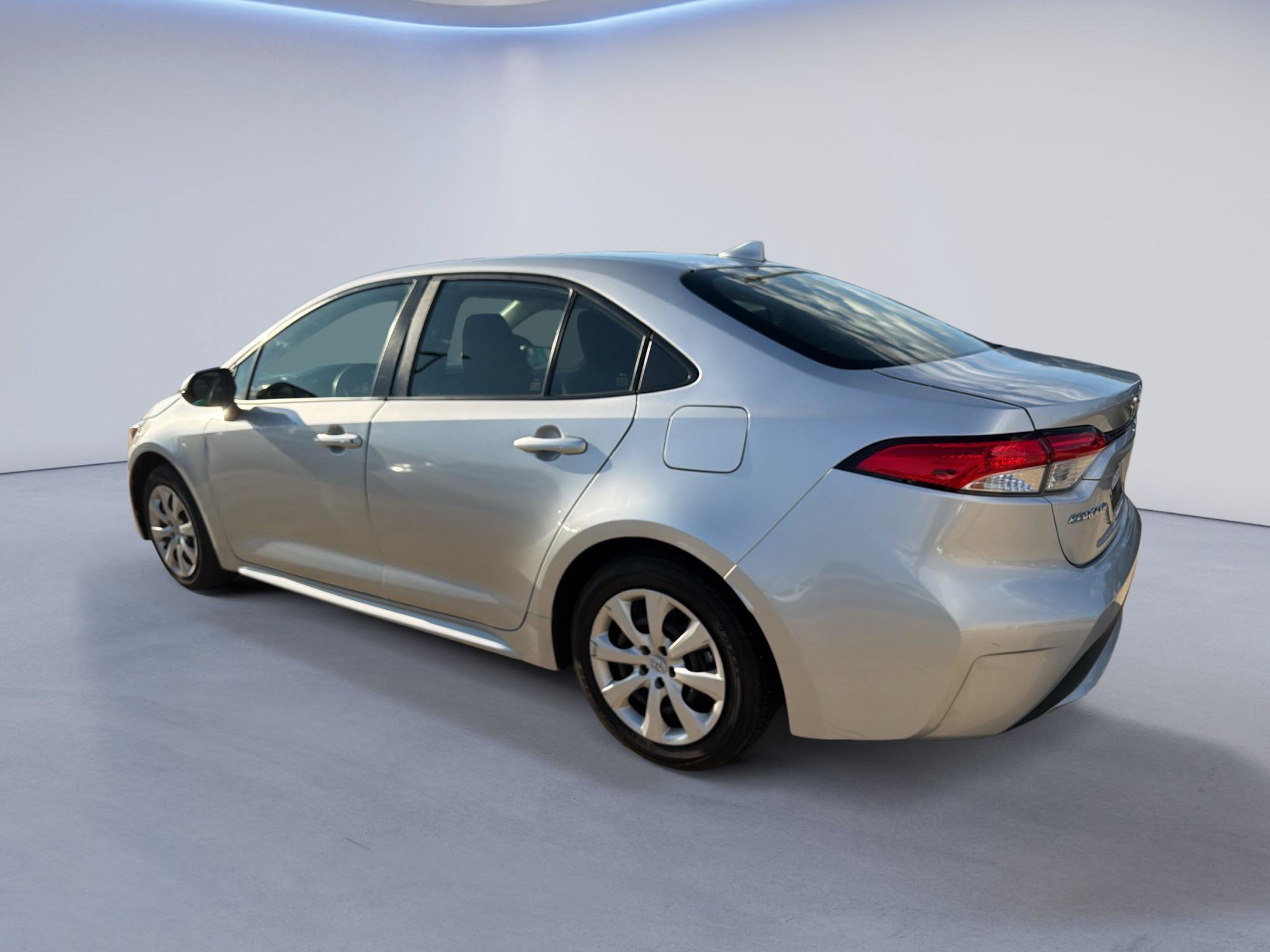 Used 2020 Toyota Corolla LE FWD image 8