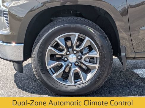 Used 2024 Chevrolet Silverado 1500 LT AWD/4WD image 11