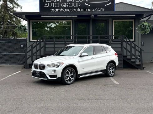 Used 2017 BMW X1 xDrive28i AWD/4WD image 2