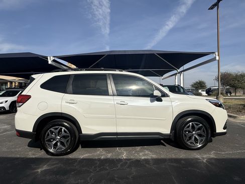 Used 2022 Subaru Forester Premium w/ Popular Package #1 image 8