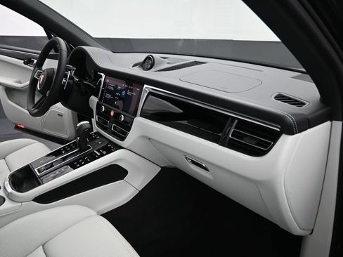 New 2026 Porsche Macan AWD/4WD image 20