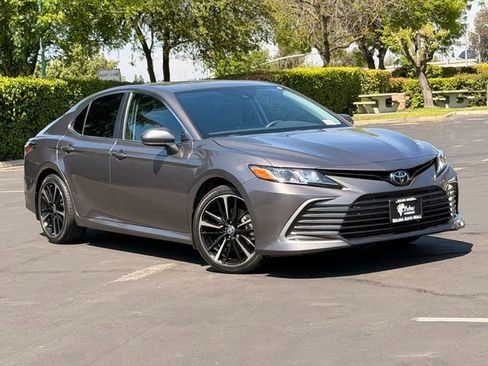 Used 2024 Toyota Camry LE image 2